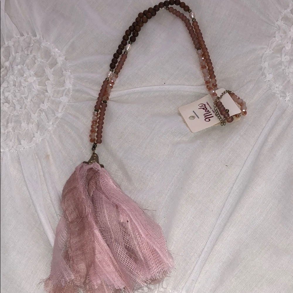 Women’s tassel necklace